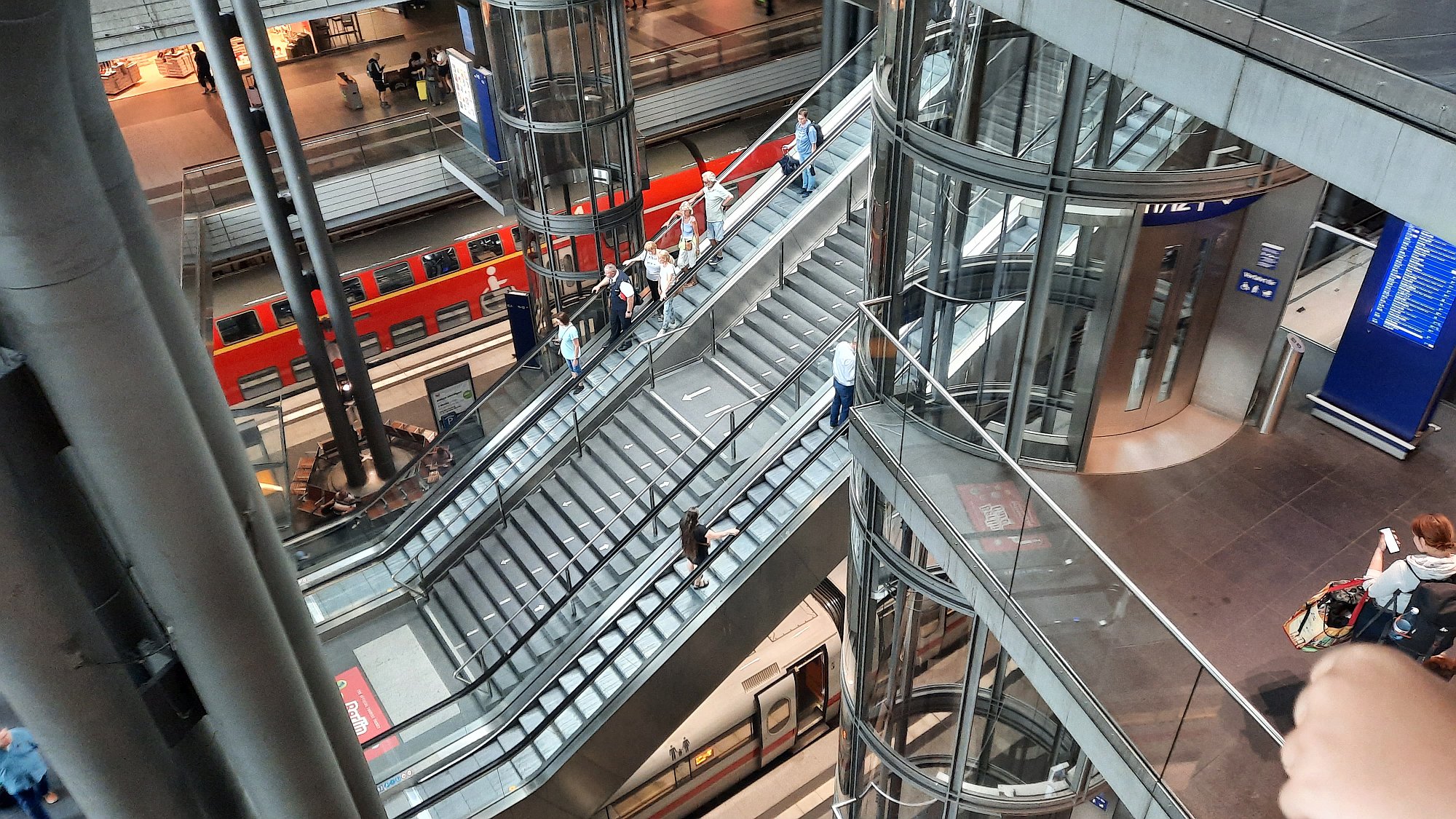 Vnitřní prostory Berlin Hbf