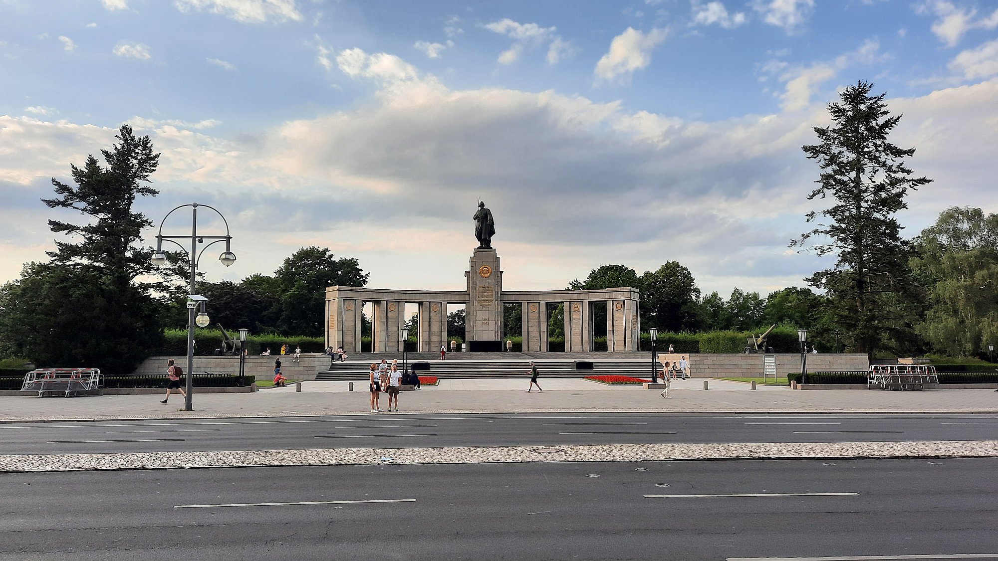 Sowjetisches Ehrenmal im Tiergarten - Sovětský památník