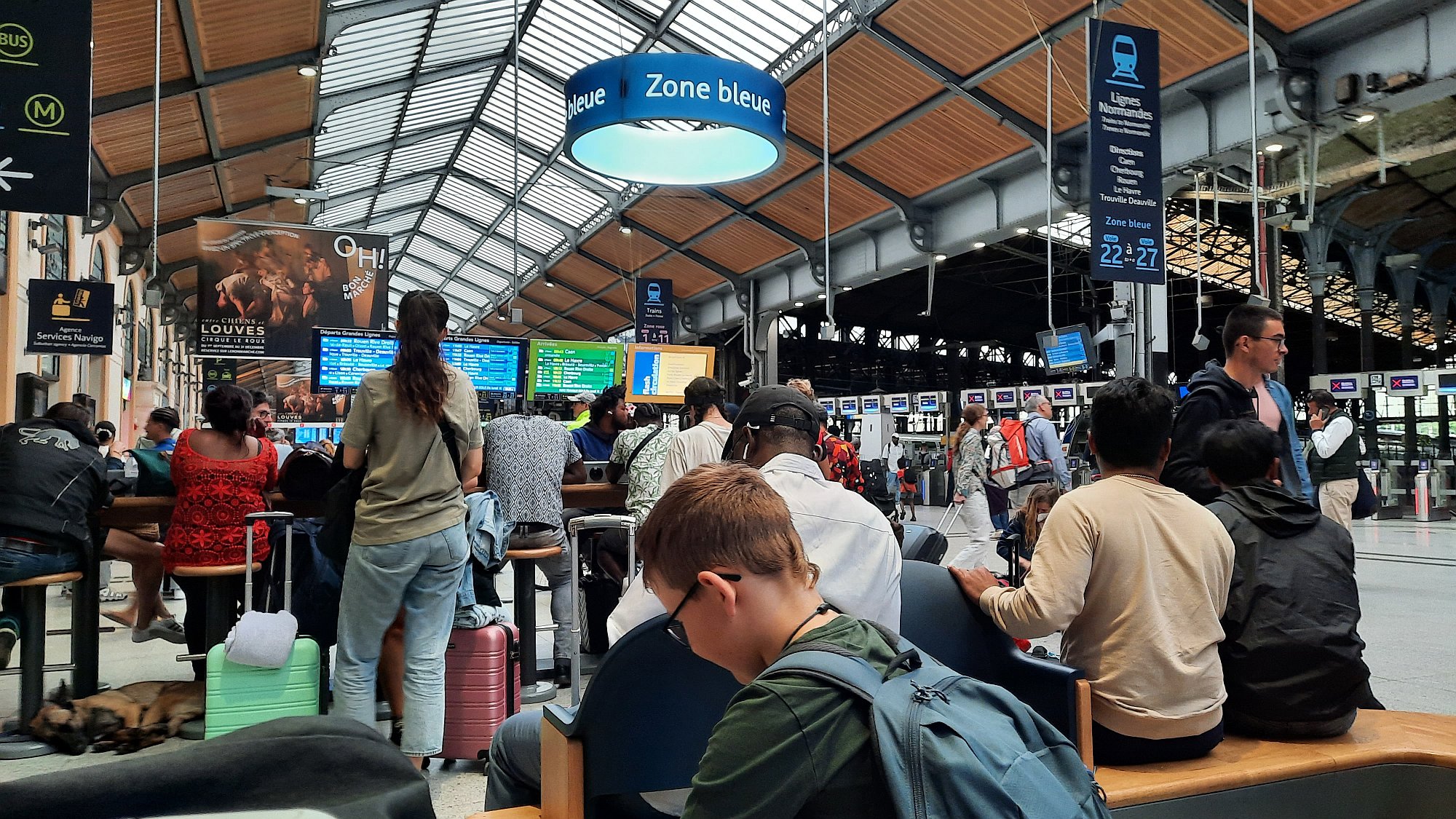 Odjezdová hala BLEUE nádraží Saint Lazare