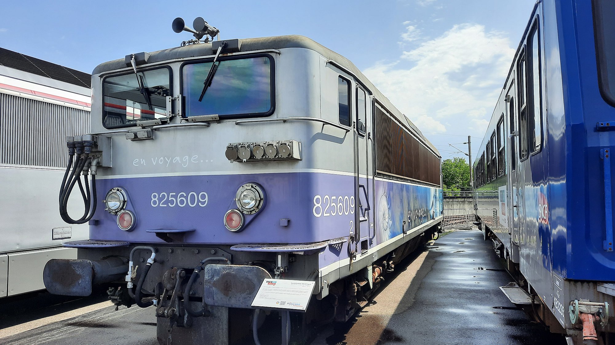 Partie fotografií z venkovní části muzea Cité du Train