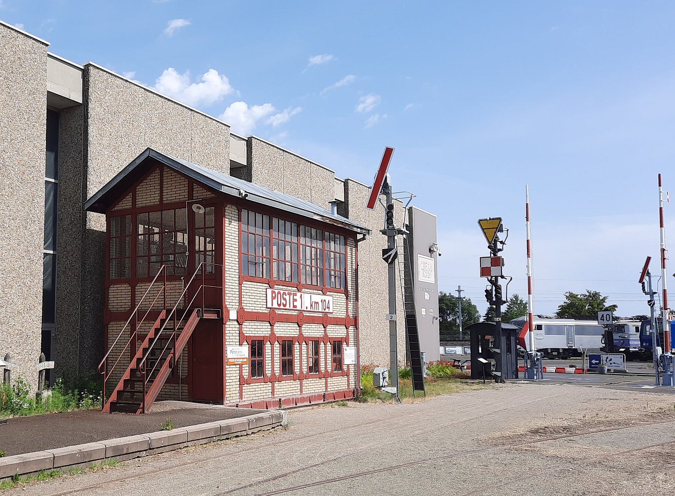 Partie fotografií z venkovní části muzea Cité du Train
