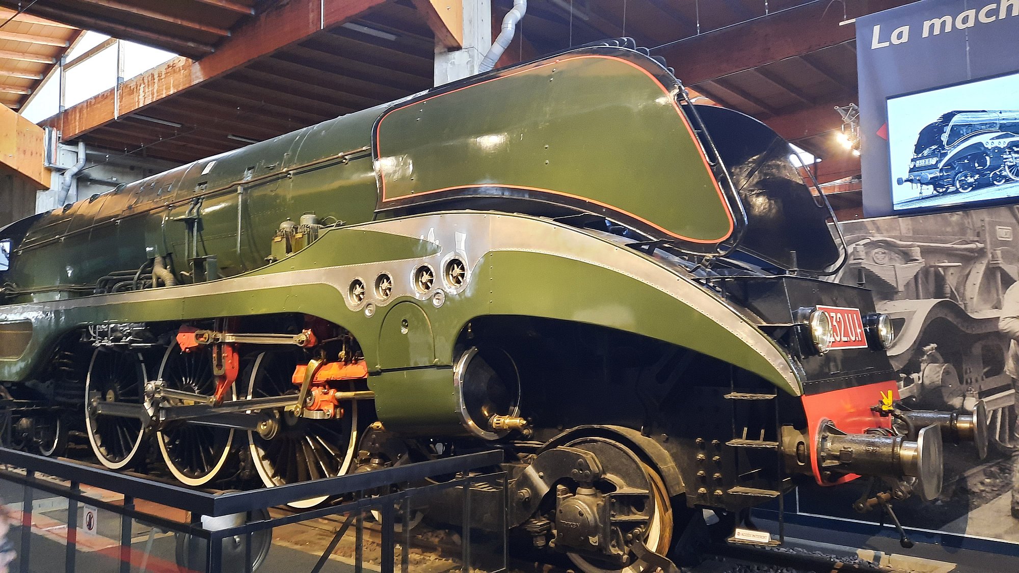 Partie fotografií z druhého pavilonu muzea Cité du Train