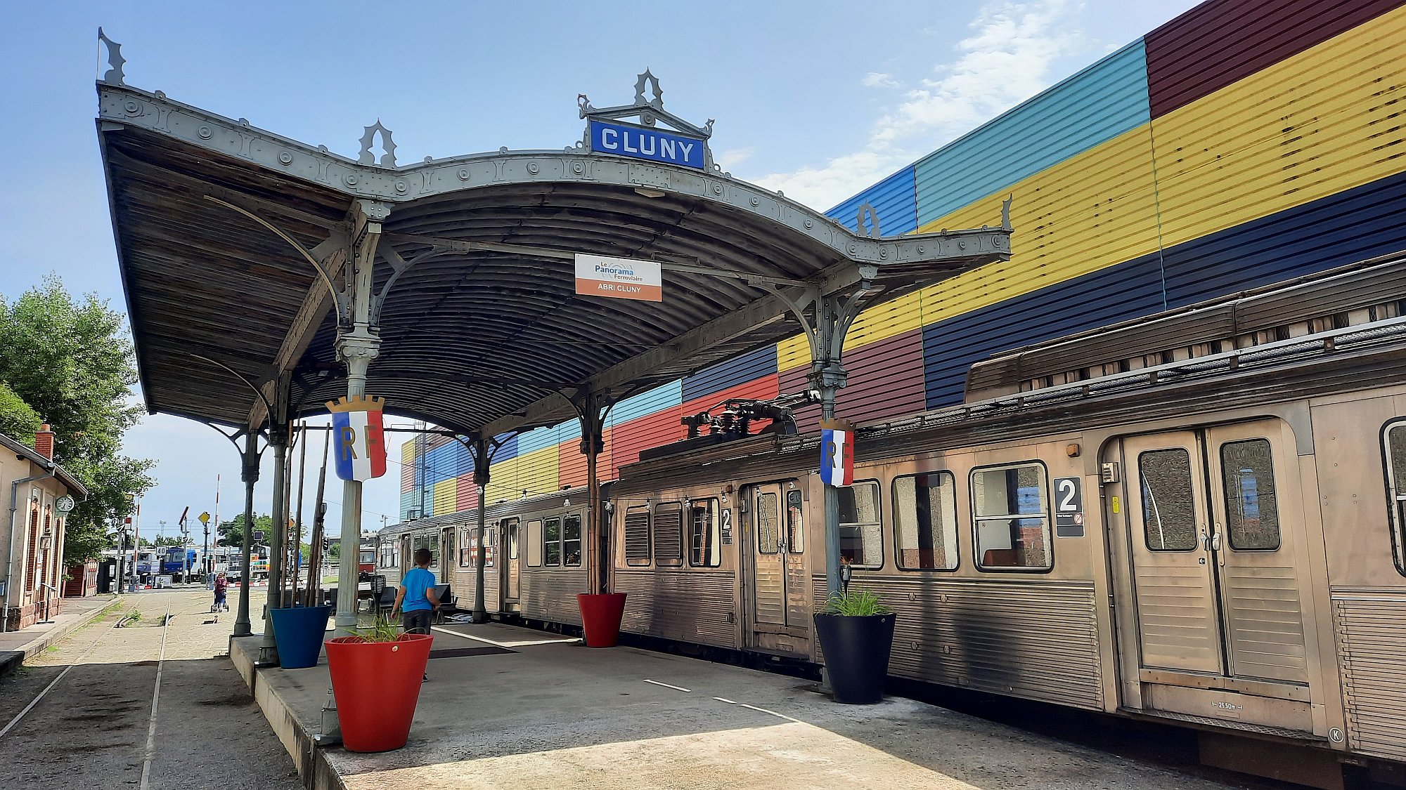 Malé nádraží / stanice Cluny