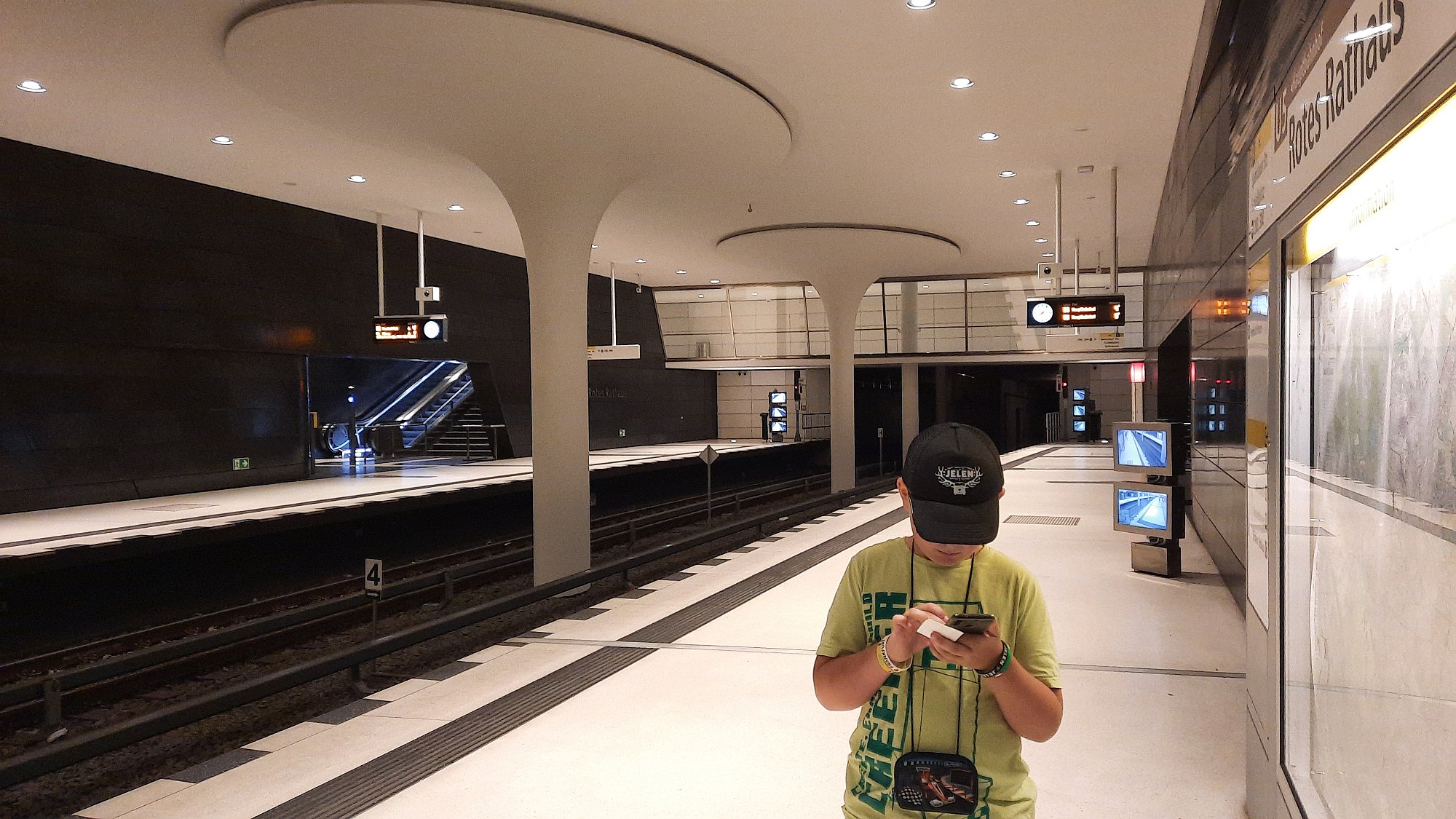 Metro stanice Rotes Rathaus
