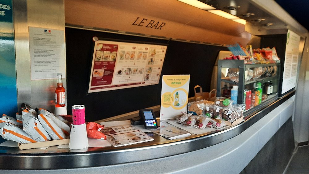 Le Bar v TGV 7605 a zakoupené menu