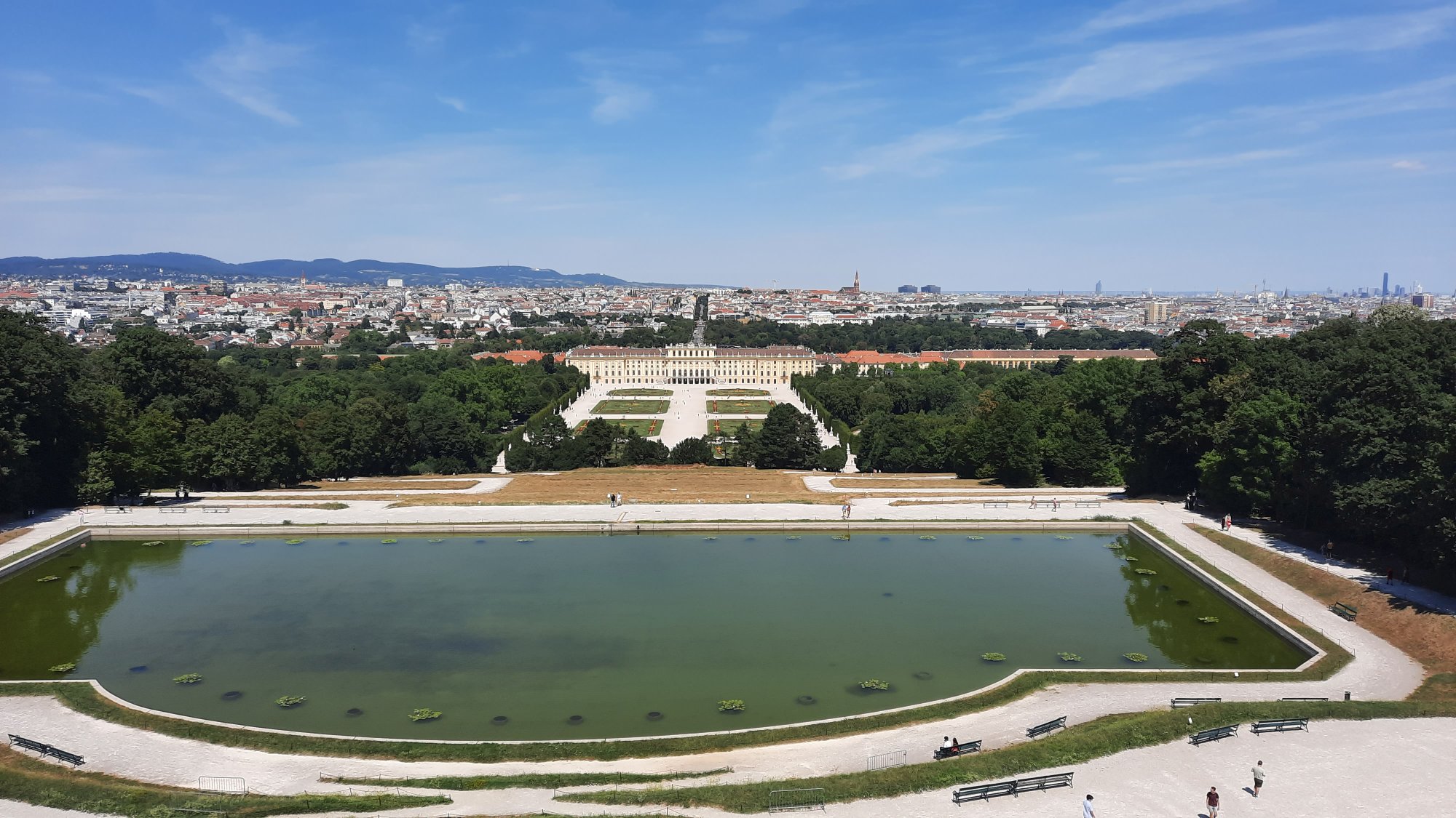 Zámek Schönbrunn - výhled z Glorietty