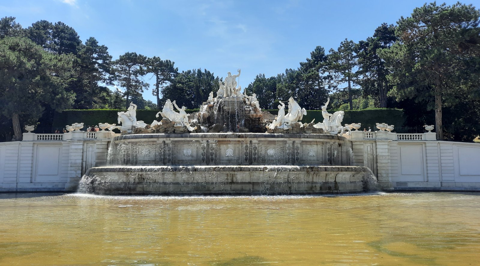 Zámek Schönbrunn - Neptunova fontána