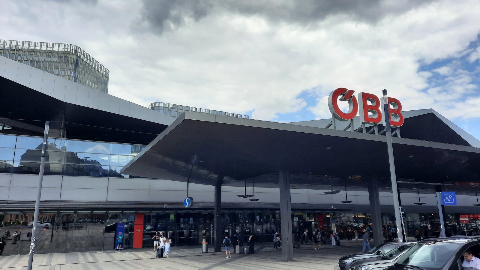Vídeňské hlavní vlakové nádraží (Wien Hauptbahnhof)