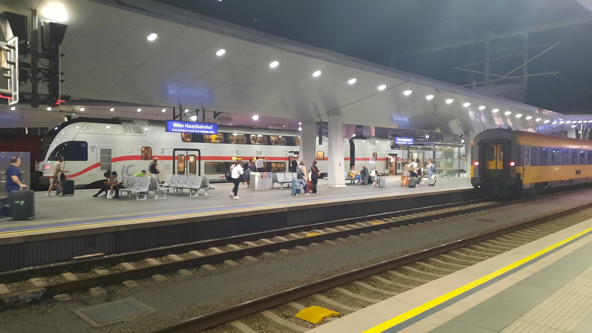 Nástupiště Wien Hauptbahnhof