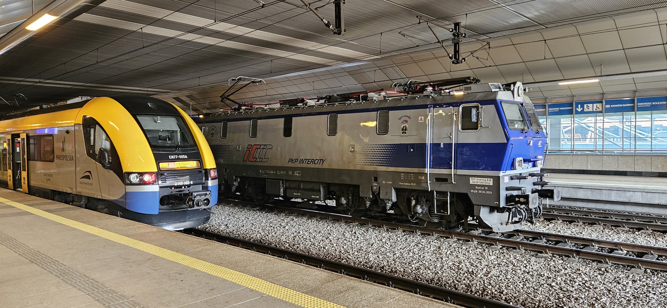 EN77-005A KMAL a EP09-024 PKP na nádraží Kraków Gł.