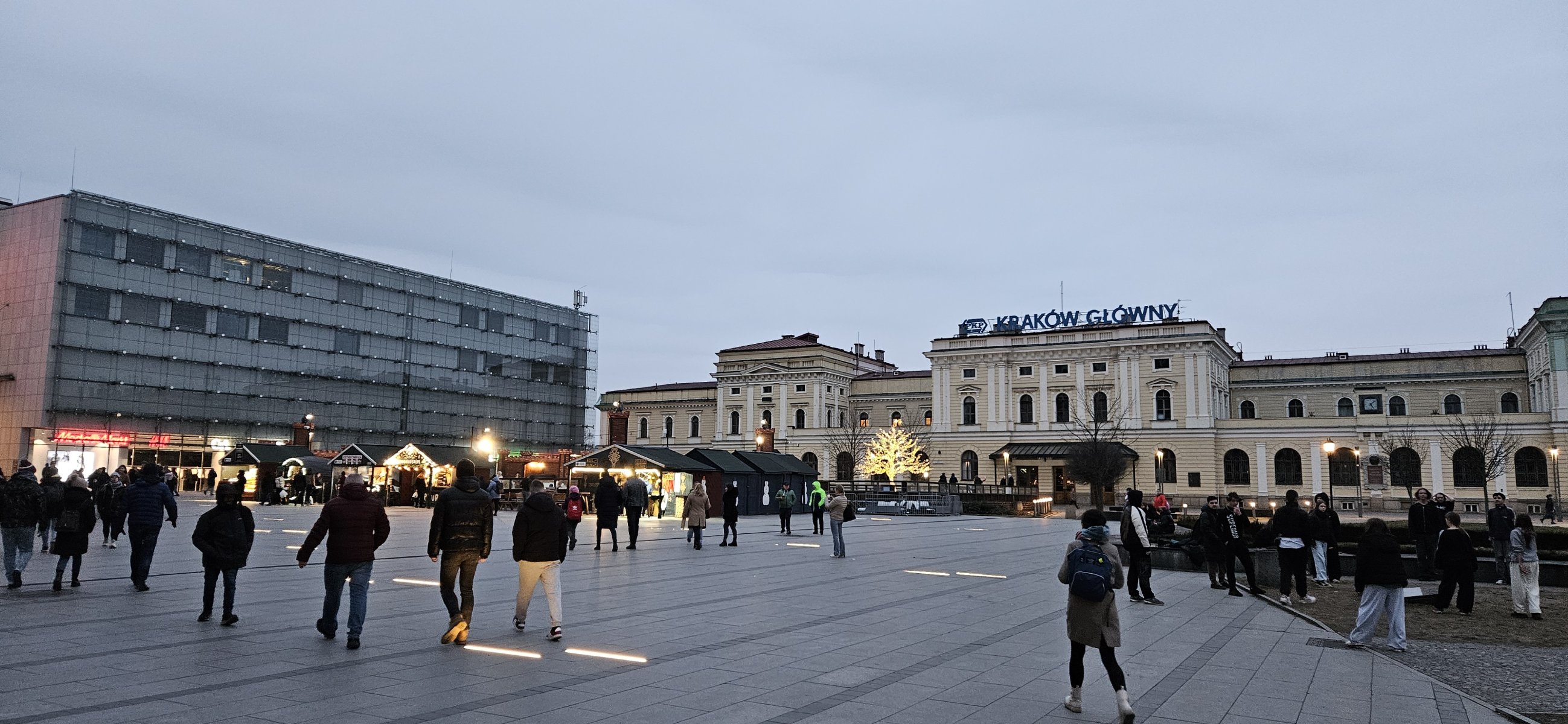 Kraków Główny - Hlavní nádraží - původní již nepoužívaná budova na náměstí Jana Nowaka-Jeziorańskiego