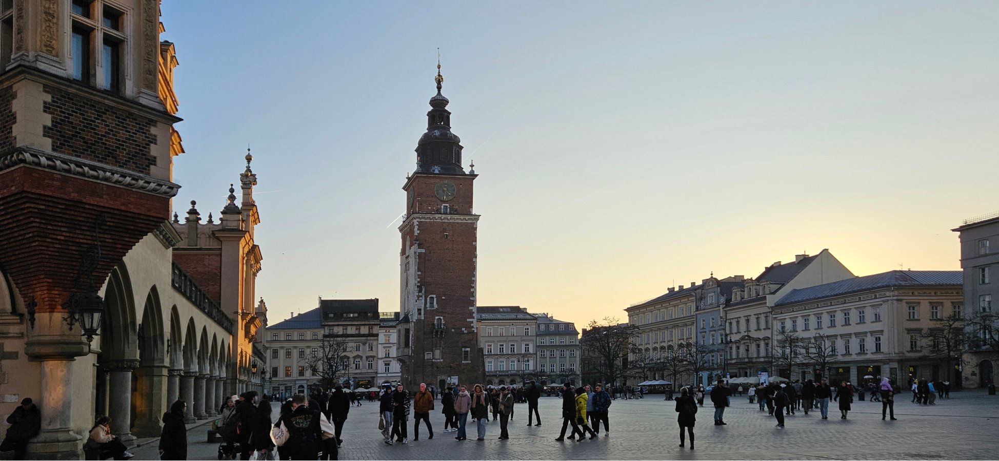 Hlavním náměstí s radniční věží (Rynek Główny)