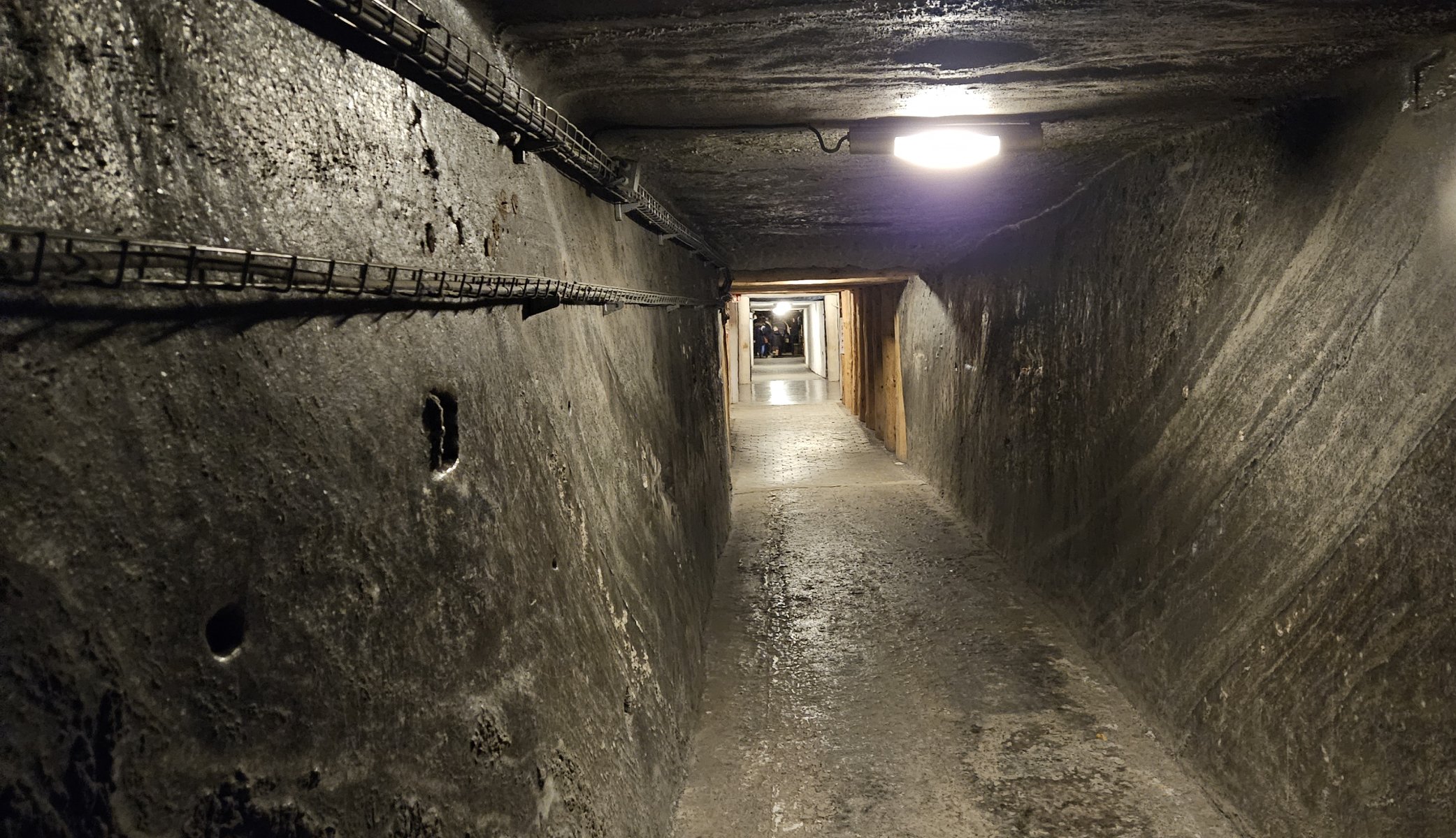Wieliczka - solný důl - chodba (lízat povoleno)